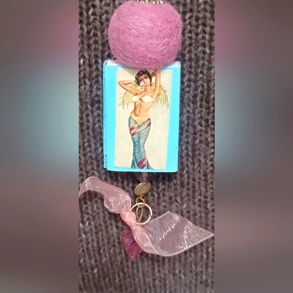 Handmade Necklace: - Picture 7 of 8